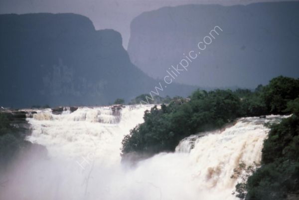 Canaima Water Falls & El Auyan Tepuy, Canaima
